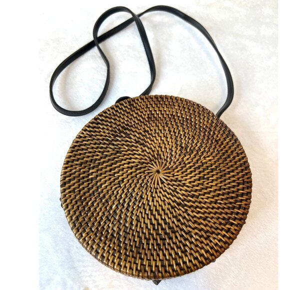Crossbody Canteen Round Purse Woven Rattan Black Strap Boho Button Snap Roomy - Picture 1 of 8